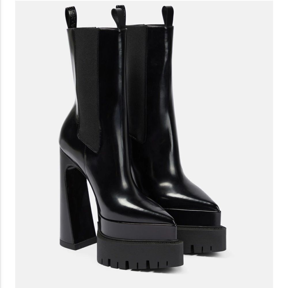 Brand new!! Versace - Aevitas Pointy leather platform ankle boots